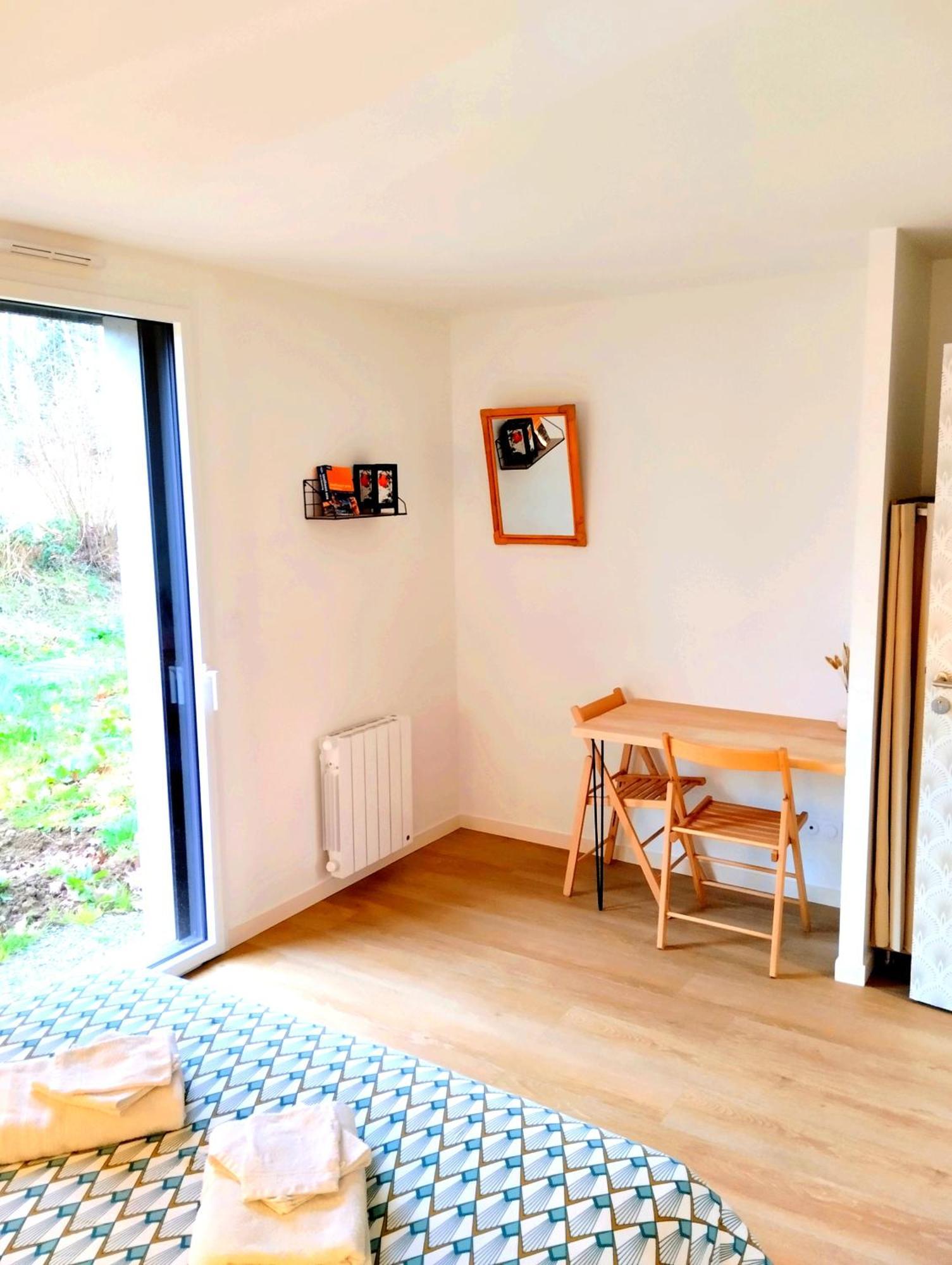 Chez Clo & Tonio Bed & Breakfast Saint-Helen Bagian luar foto