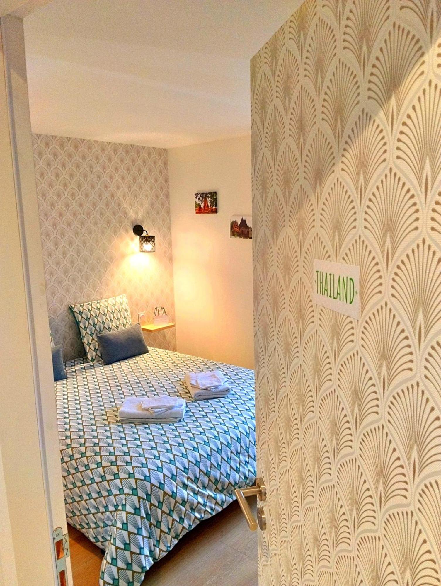 Chez Clo & Tonio Bed & Breakfast Saint-Helen Bagian luar foto