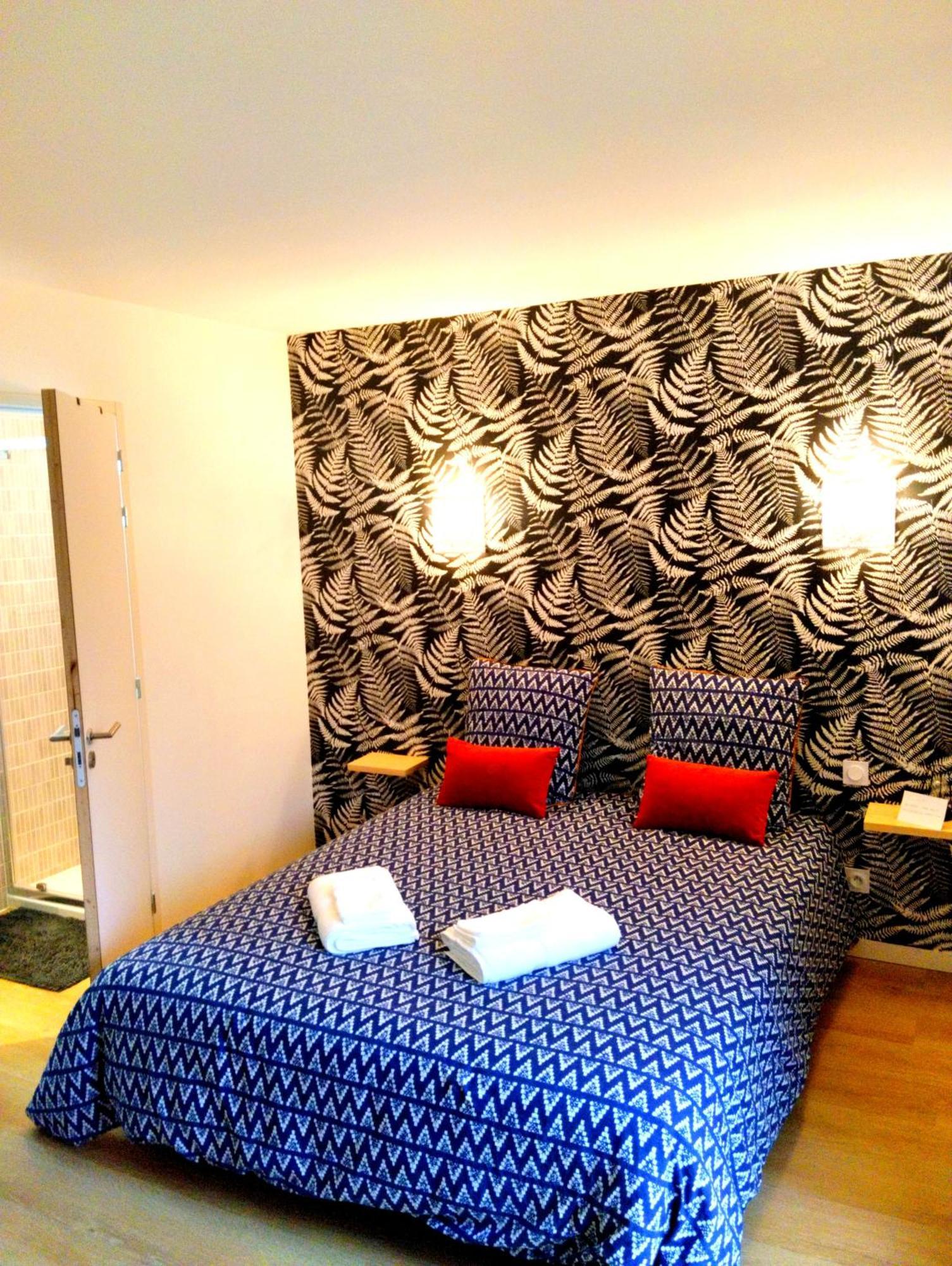 Chez Clo & Tonio Bed & Breakfast Saint-Helen Bagian luar foto