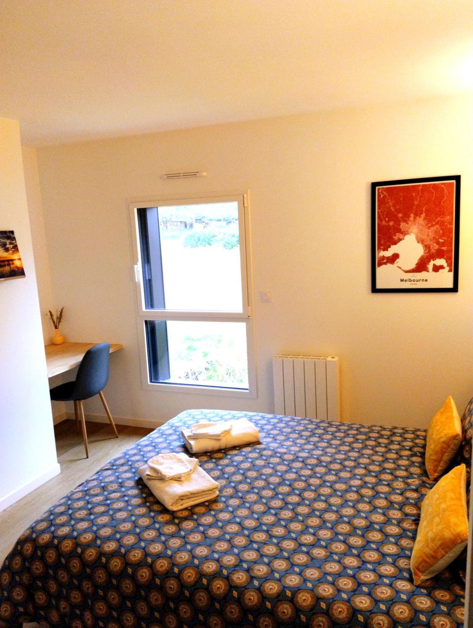 Chez Clo & Tonio Bed & Breakfast Saint-Helen Bagian luar foto